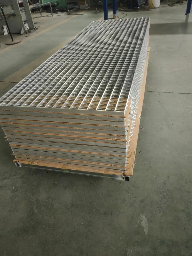 鋁格柵與特種鋼鐵材料 品質建筑的堅實后盾